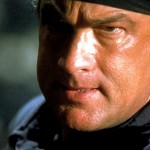 Em Risco Absoluto, Steven Seagal é o ex-soldado das Forças Especiais Shane Daniels